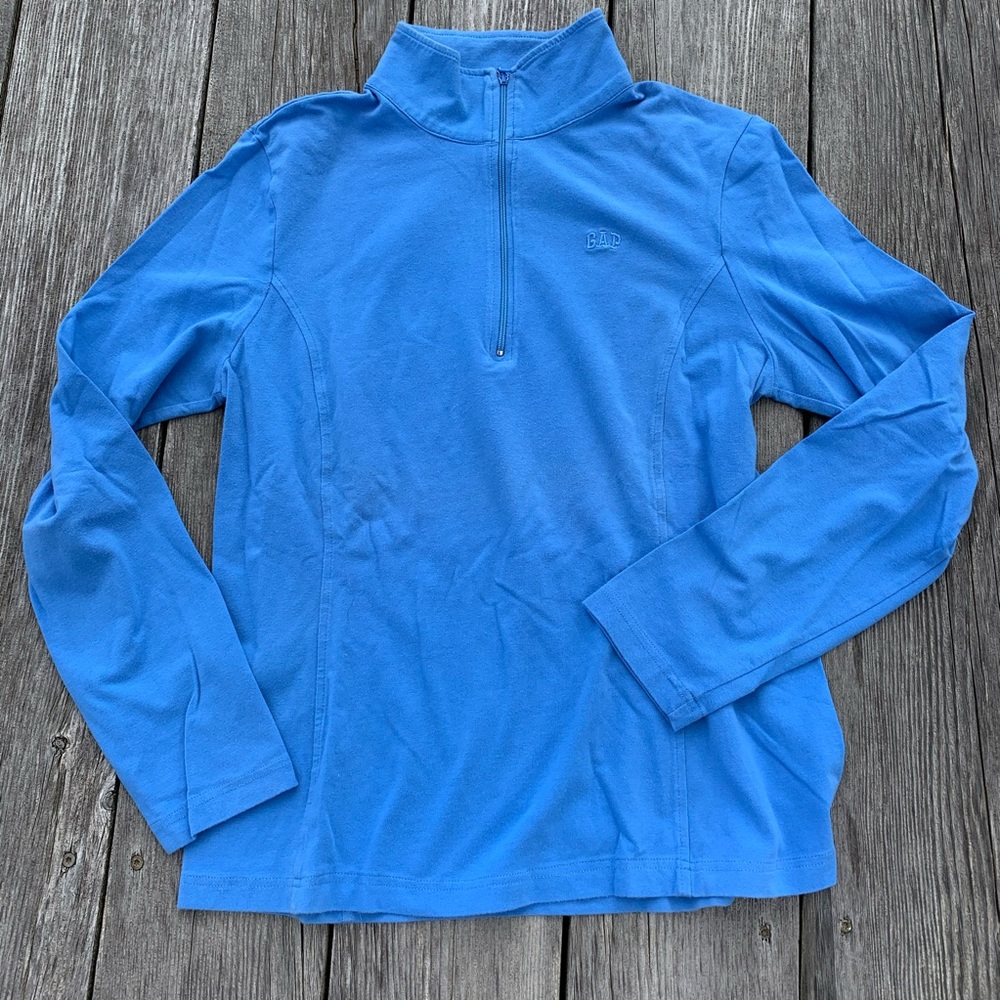 LIKE NEW! Gap top